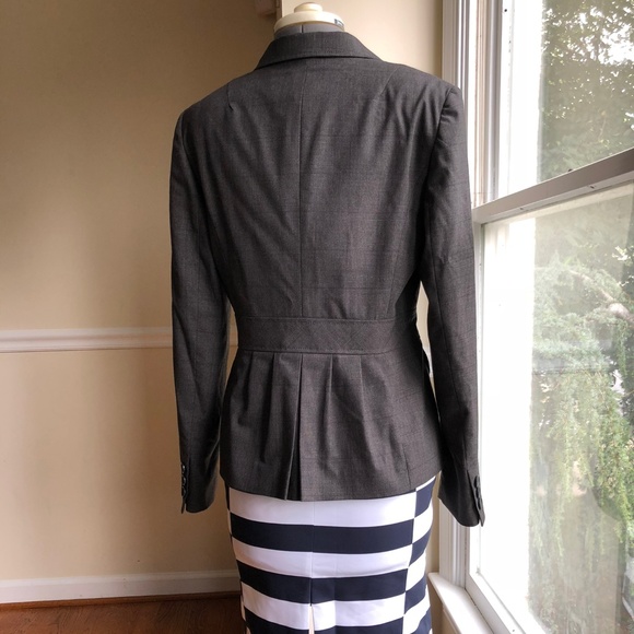Unworn Banana Republic gray blazer with pleats - Picture 8 of 8